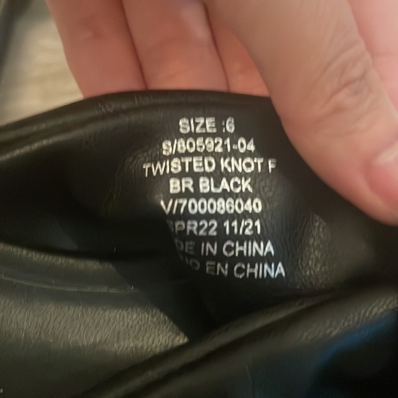 Banana Republic size 6 black sandal - Picture 4 of 4